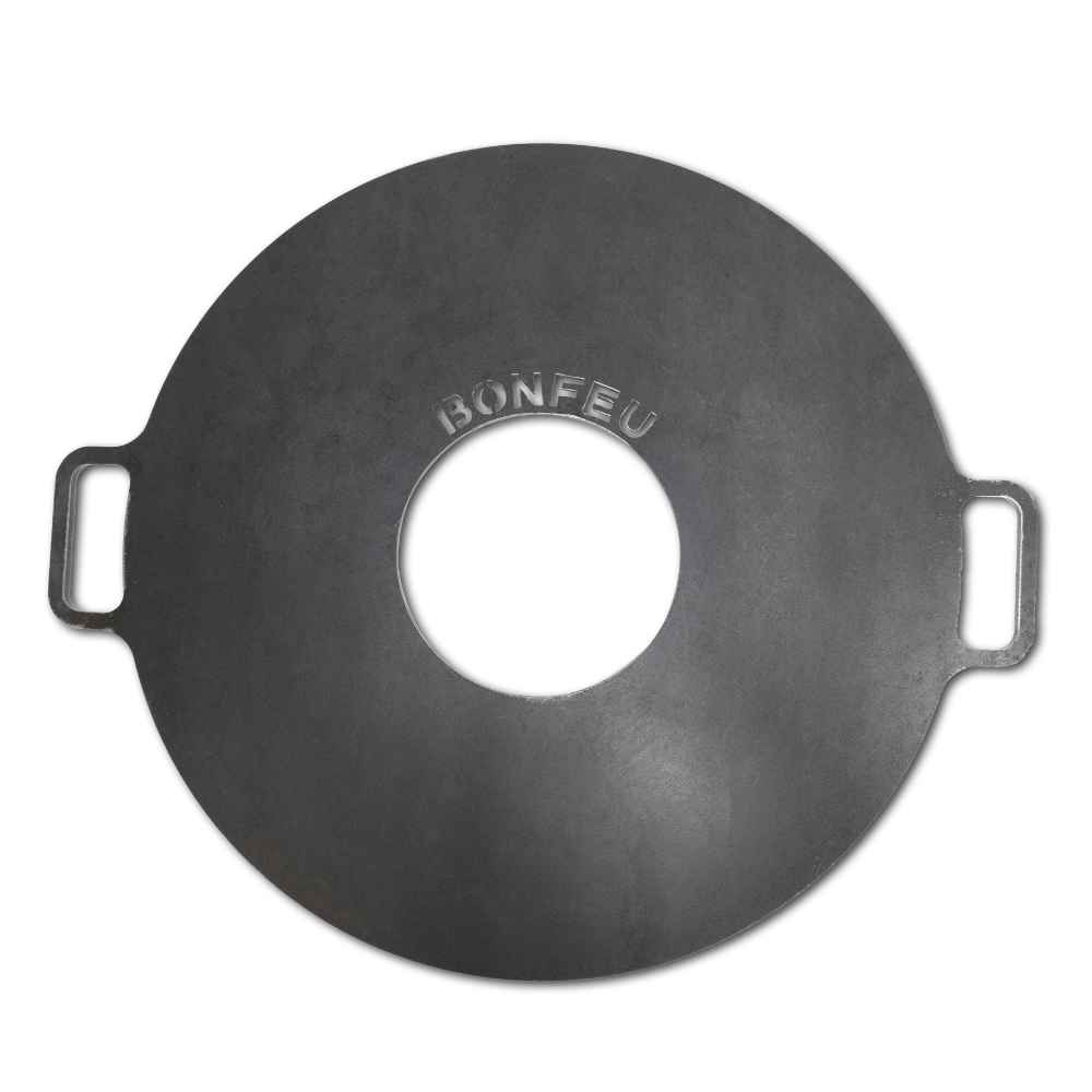 Black round metal lid with handles and 'Bonfeu' branding on a white background
