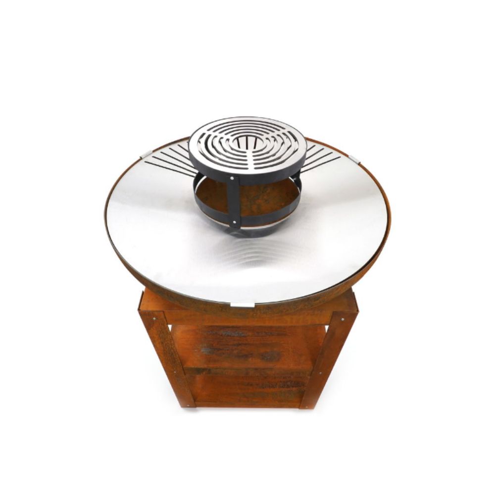 out oor cooking unit and metal grill on a white background
